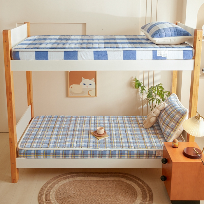 91家纺网 家纺一手货源 找家纺 鑫钰 2024新款秋冬季学生宿舍专用加厚牛奶绒床笠-暖格 暖格-简希蓝