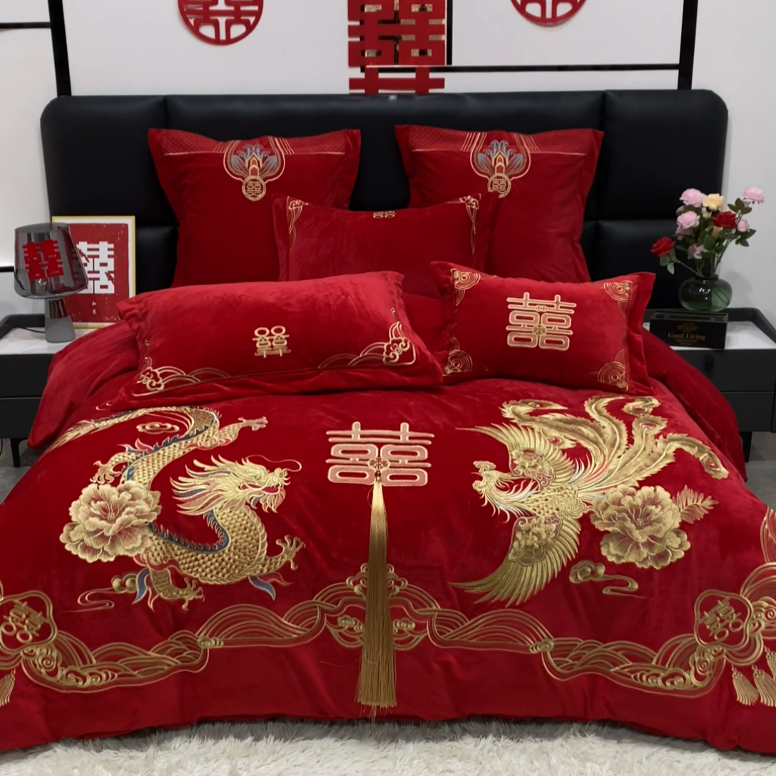 91家纺网 家纺一手货源 找家纺 2025年新款宝宝绒牛奶绒刺绣套件婚庆四件套 盛世龙凤