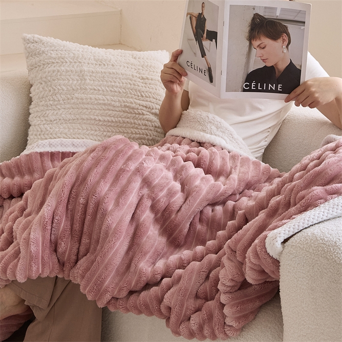 91家纺网 家纺一手货源 找家纺 金喜 2024新款立体抽条提花双面绒毯多用途毛毯办公室午睡毯家用毛毯被 梅子粉