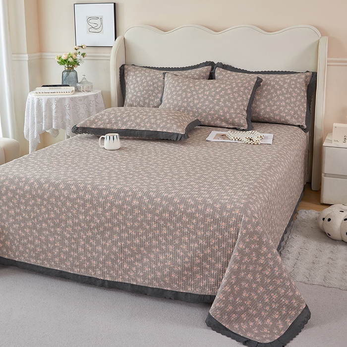 91家纺网 家纺一手货源 找家纺 （总）莎果家纺 2024新款法式小花边砂洗床盖三件套四件套（填充棉花）