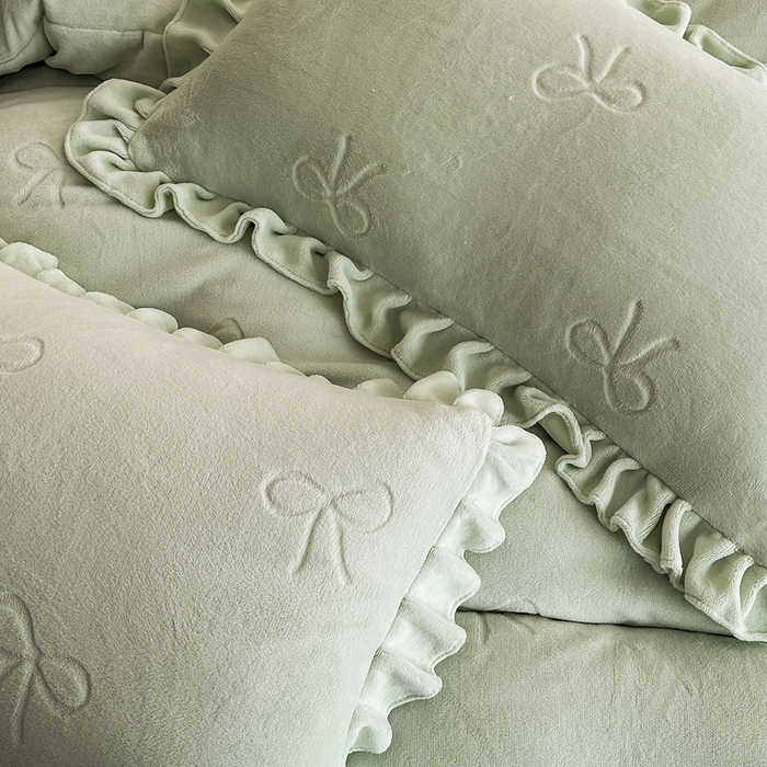 91家纺网 家纺一手货源 找家纺 乐嘉盈 2025新款公主风牛奶绒床罩四件套 浅绿