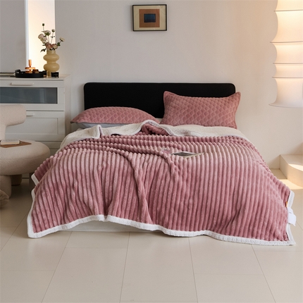 91家纺网 家纺一手货源 找家纺 金喜 2024新款立体抽条提花双面绒毯多用途毛毯办公室午睡毯家用毛毯被 梅子粉