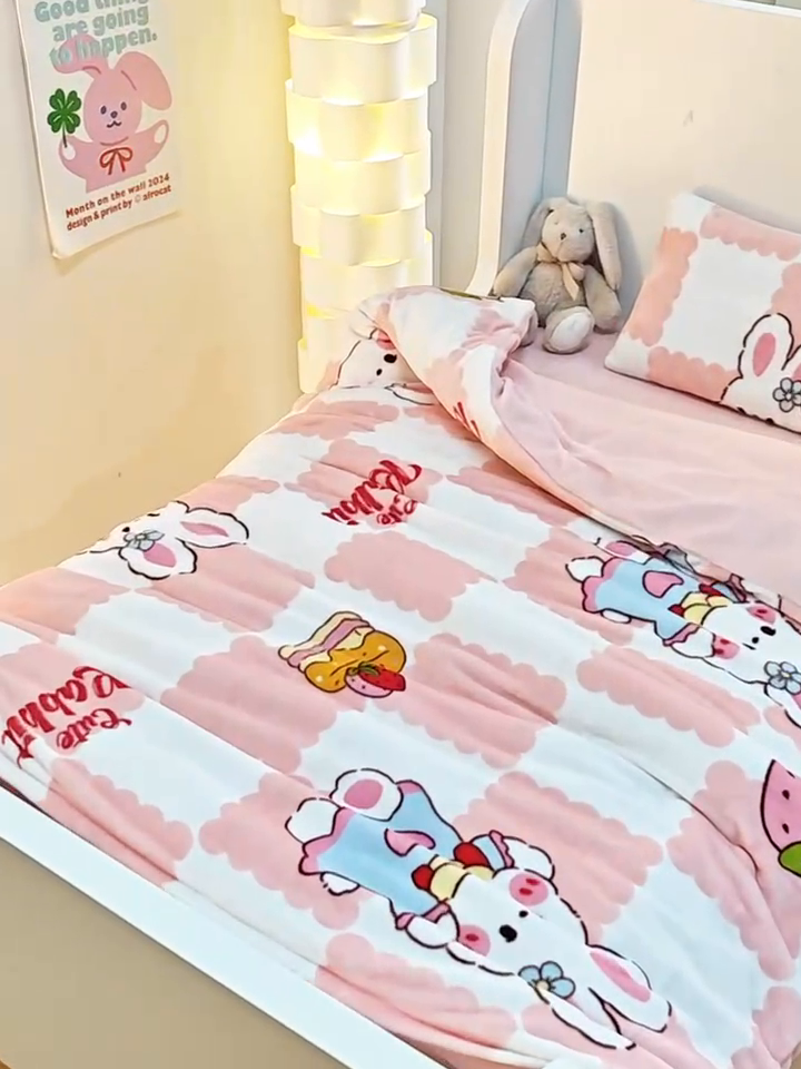 91家纺网 家纺一手货源 找家纺 （总）萌宝家纺 2024新款幼儿园牛奶绒被套大豆被芯可拆洗被子