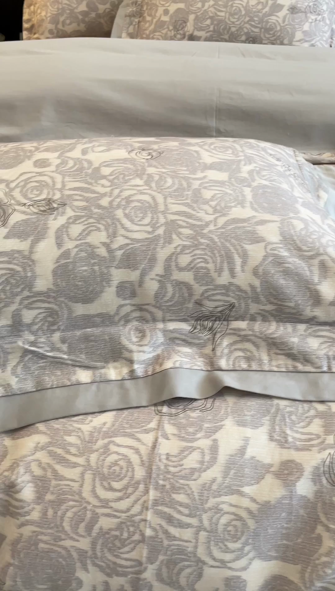 91家纺网 家纺一手货源 找家纺 安妮家居 2024新款A类全棉陶瓷数码印花四件套 玫瑰-灰