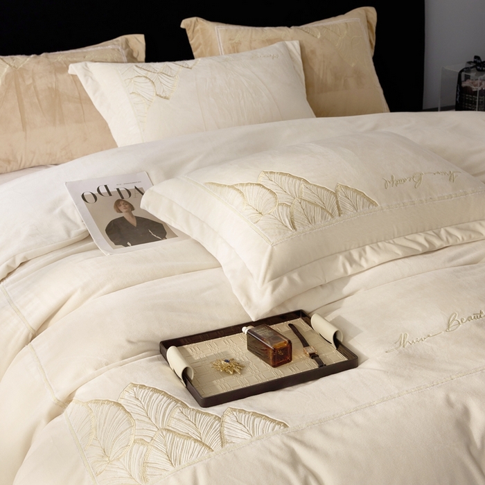 91家纺网 家纺一手货源 找家纺 榻尚家居 2024新款绣花加厚婴肤绒四件套--秋语 秋语  白