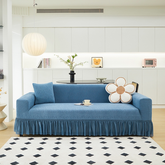 91家纺网 家纺一手货源 找家纺 丝绮鹿 2024新款雕花绒沙发套玉叶裙边款（大三人）玉叶-水蓝