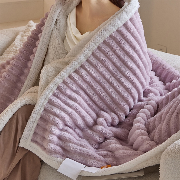 91家纺网 家纺一手货源 找家纺 （总）金喜 2024新款立体抽条提花双面绒毯多用途毛毯办公室午睡毯家用毛毯被 