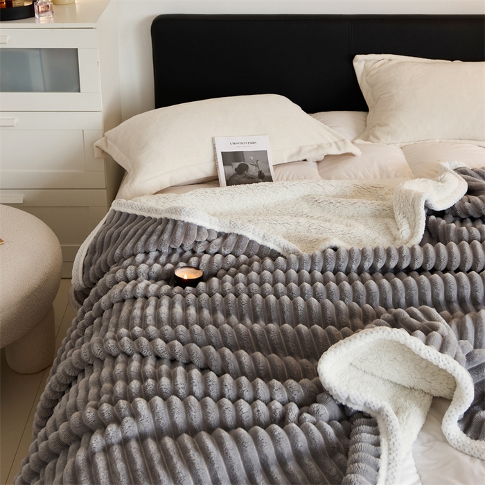 91家纺网 家纺一手货源 找家纺 金喜 2024新款立体抽条提花双面绒毯多用途毛毯办公室午睡毯家用毛毯被  太空灰