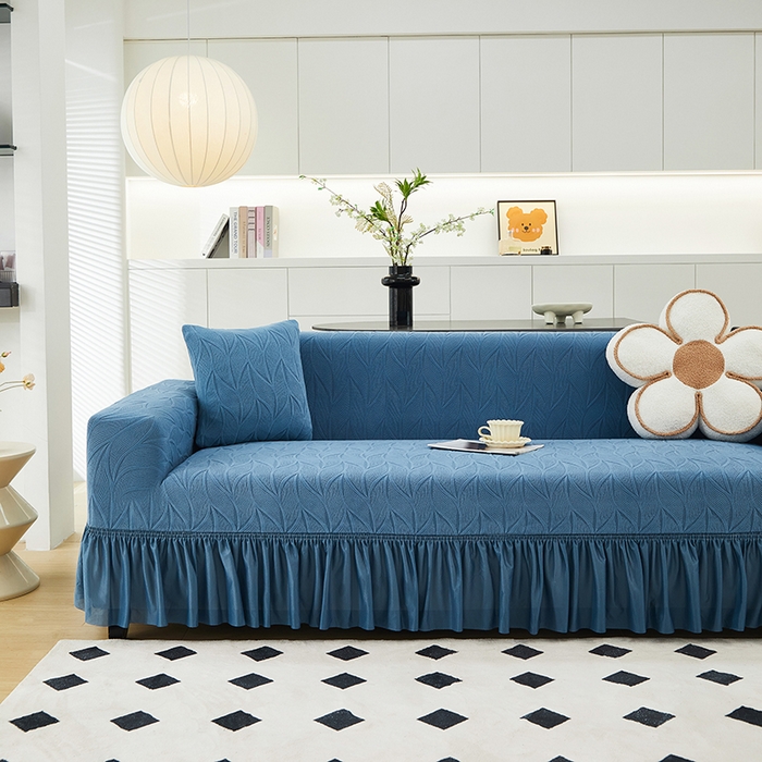 91家纺网 家纺一手货源 找家纺 丝绮鹿 2024新款雕花绒沙发套玉叶裙边款（大三人）玉叶-水蓝