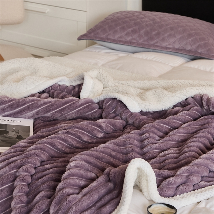 91家纺网 家纺一手货源 找家纺 金喜 2024新款立体抽条提花双面绒毯多用途毛毯办公室午睡毯家用毛毯被  萝兰深紫