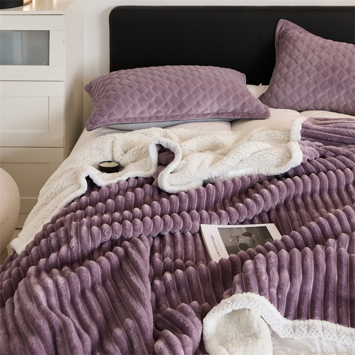 91家纺网 家纺一手货源 找家纺 金喜 2024新款立体抽条提花双面绒毯多用途毛毯办公室午睡毯家用毛毯被  萝兰深紫