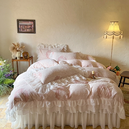 91家纺网 家纺一手货源 找家纺 （总）网红馆（ck家纺） 2025新款雕花绒床裙四件套--舒芙蕾