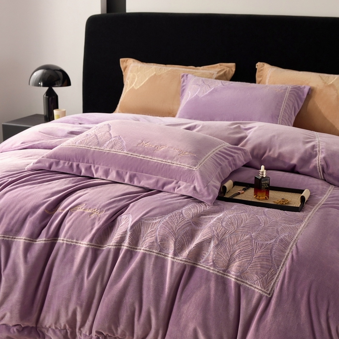 91家纺网 家纺一手货源 找家纺 榻尚家居 2024新款绣花加厚婴肤绒四件套--秋语 秋语 紫
