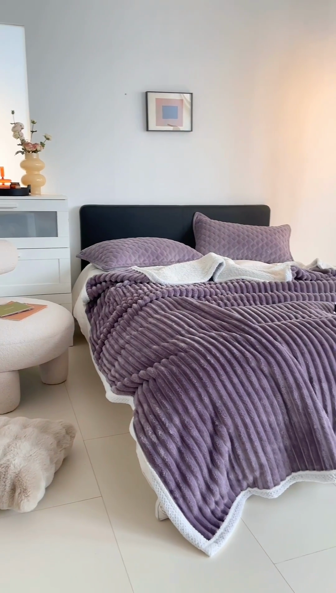 91家纺网 家纺一手货源 找家纺 金喜 2024新款立体抽条提花双面绒毯多用途毛毯办公室午睡毯家用毛毯被  萝兰深紫