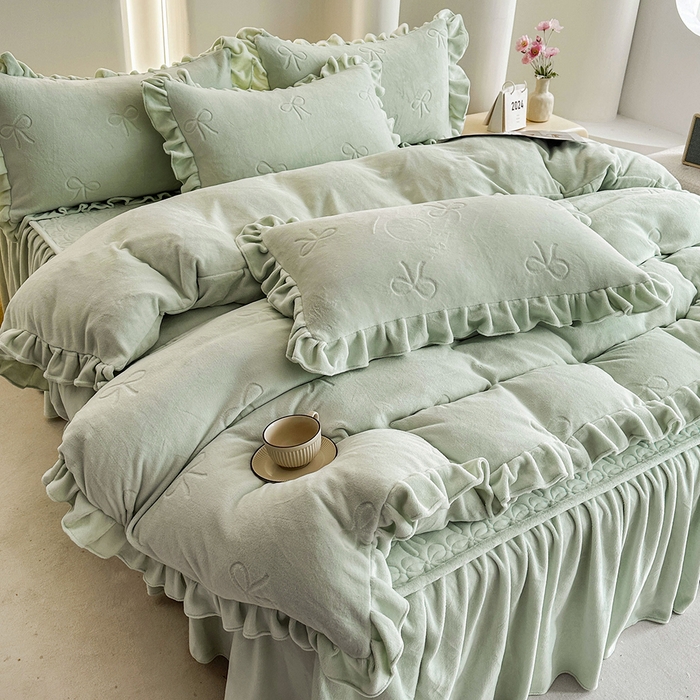 91家纺网 家纺一手货源 找家纺 乐嘉盈 2025新款公主风牛奶绒床罩四件套 浅绿