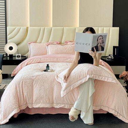 大米家居 2024新款雕花绒四件套--春屿系列 玉脂粉