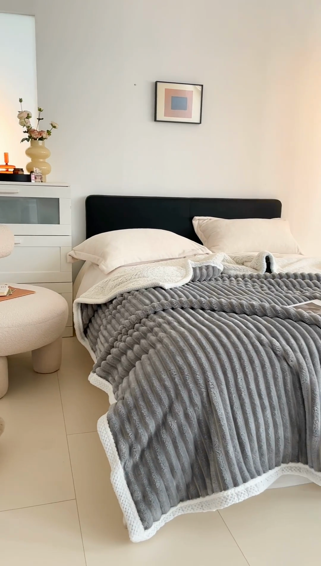 91家纺网 家纺一手货源 找家纺 金喜 2024新款立体抽条提花双面绒毯多用途毛毯办公室午睡毯家用毛毯被  太空灰