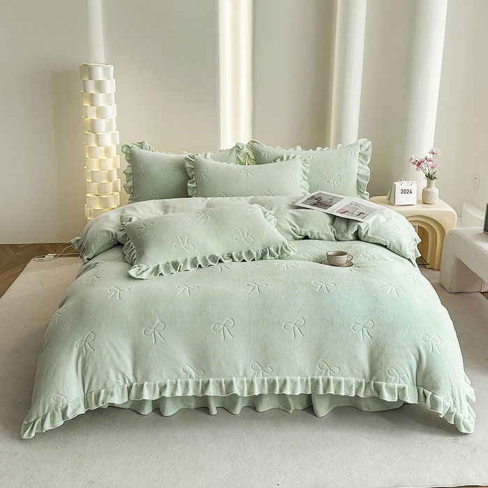 91家纺网 家纺一手货源 找家纺 乐嘉盈 2025新款公主风牛奶绒床罩四件套 浅绿