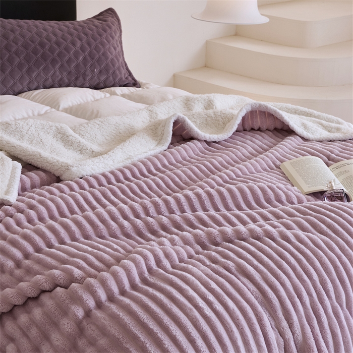 91家纺网 家纺一手货源 找家纺 （总）金喜 2024新款立体抽条提花双面绒毯多用途毛毯办公室午睡毯家用毛毯被 