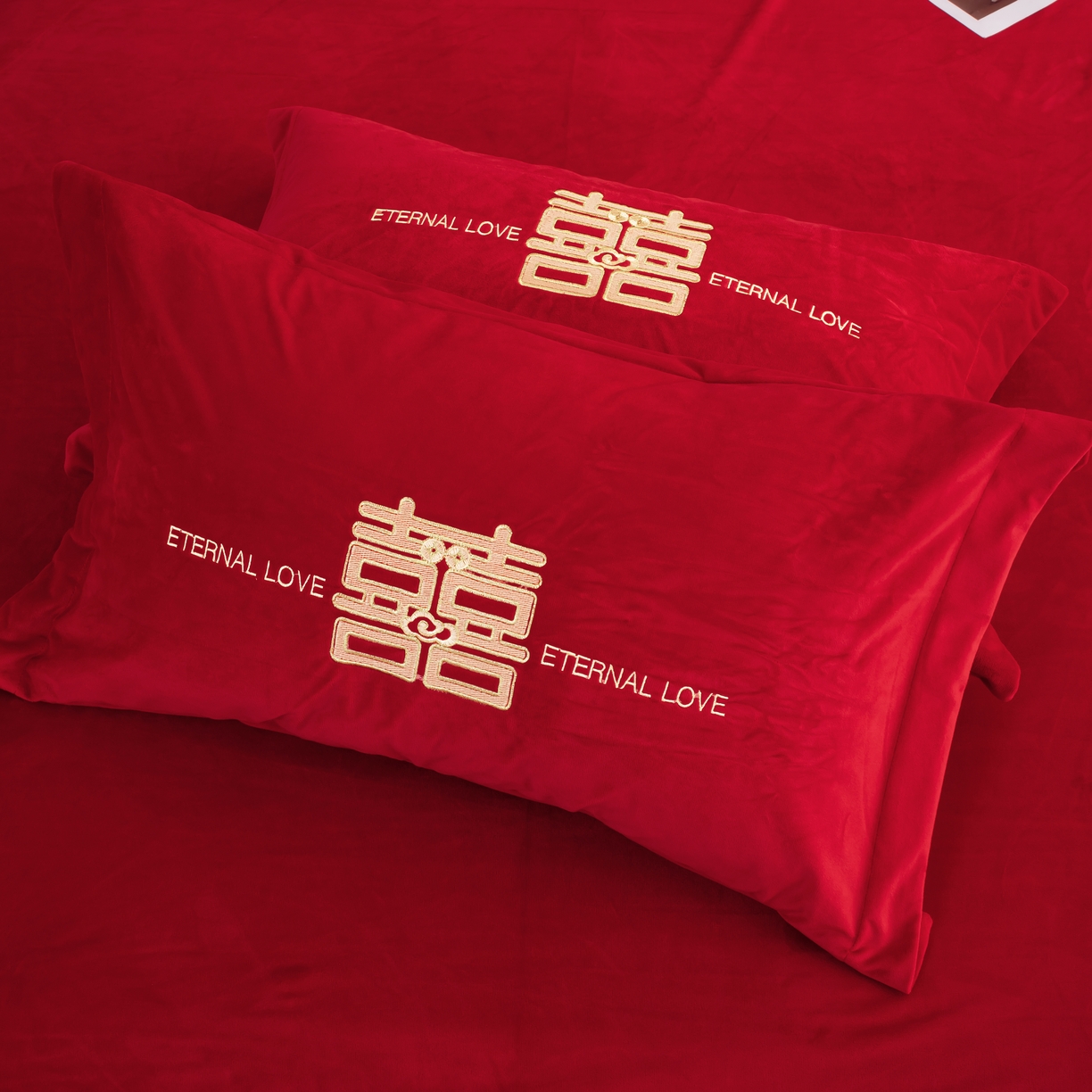 91家纺网 家纺一手货源 找家纺 2025年新款宝宝绒牛奶绒刺绣套件婚庆四件套 龙凤传奇