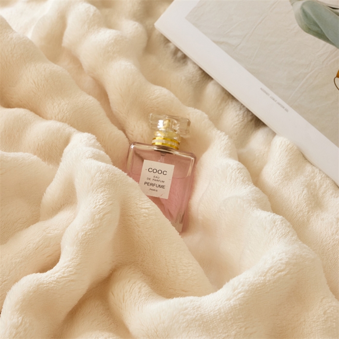 91家纺网 家纺一手货源 找家纺 金喜 2024新款牛奶绒泡泡毯子家用毛毯 牛奶绒泡泡毯-白