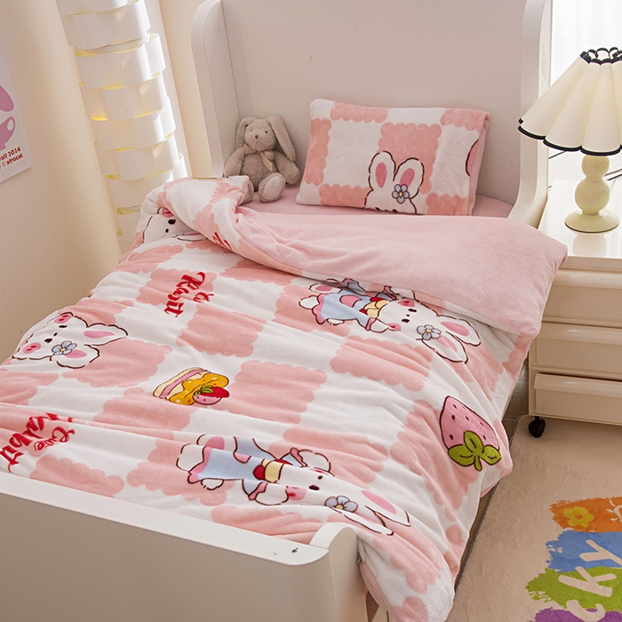 91家纺网 家纺一手货源 找家纺 （总）萌宝家纺 2024新款幼儿园牛奶绒被套大豆被芯可拆洗被子