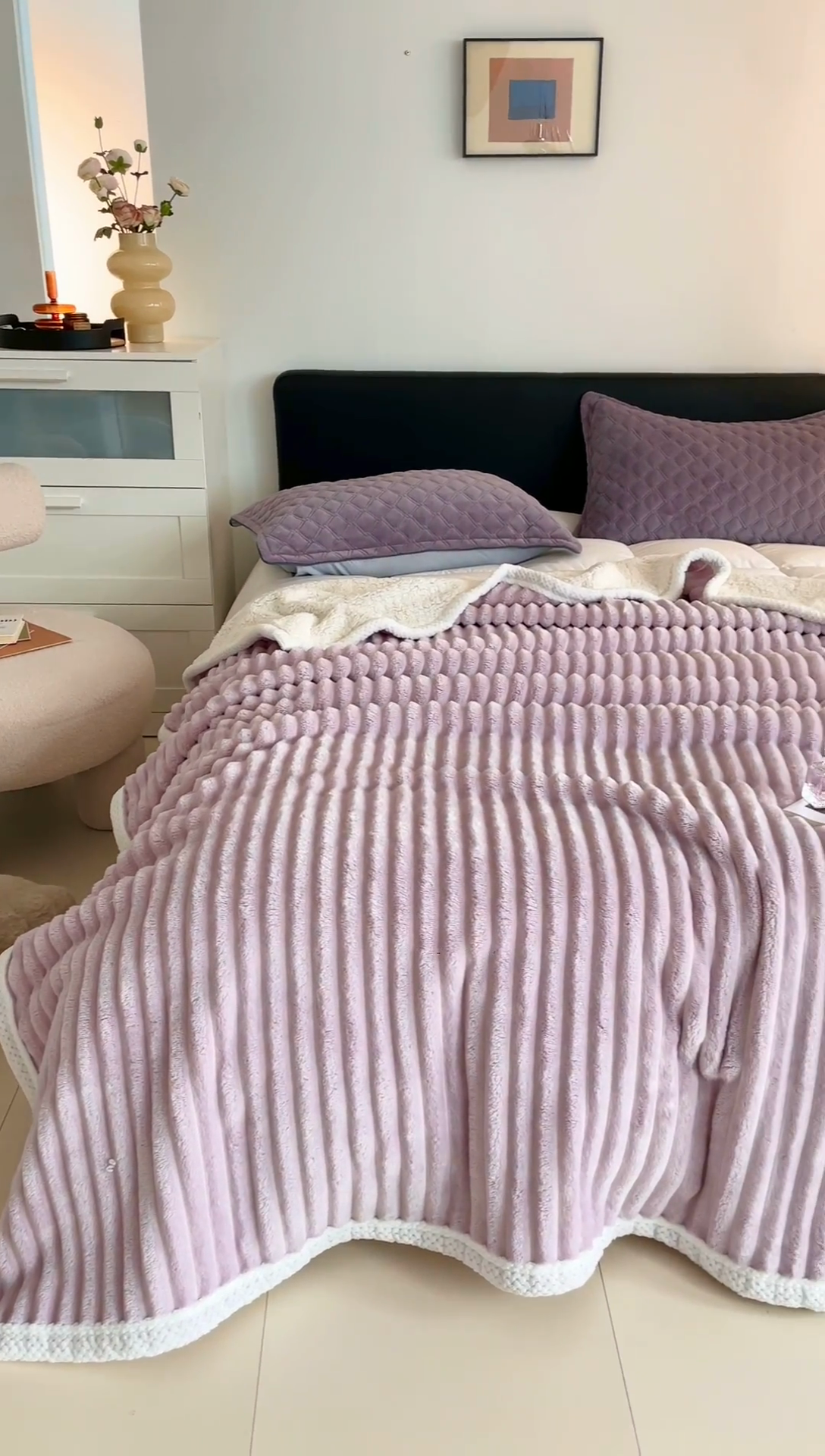 91家纺网 家纺一手货源 找家纺 金喜 2024新款立体抽条提花双面绒毯多用途毛毯办公室午睡毯家用毛毯被  丁香浅紫
