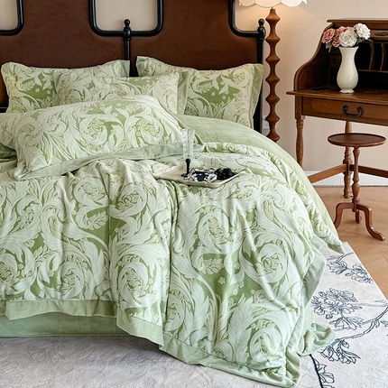 91家纺网 家纺一手货源 找家纺 （总）慕晨 2024新款高克重全消光A类雕花牛奶绒法大宽边拼角吊边床单四件套-风格二