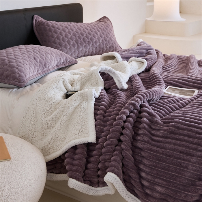 91家纺网 家纺一手货源 找家纺 金喜 2024新款立体抽条提花双面绒毯多用途毛毯办公室午睡毯家用毛毯被  萝兰深紫