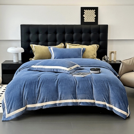 91家纺网 家纺一手货源 找家纺 JUICY 橘滋家纺 2024新款顶奢280克全消光牛奶绒四件套--柏林邂逅 柏林邂逅-深海蓝