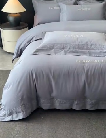 91家纺网 家纺一手货源 找家纺 安妮家居 2024新款A类云锦长绒棉全棉磨毛四件套含礼盒包装 云锦-蓝灰