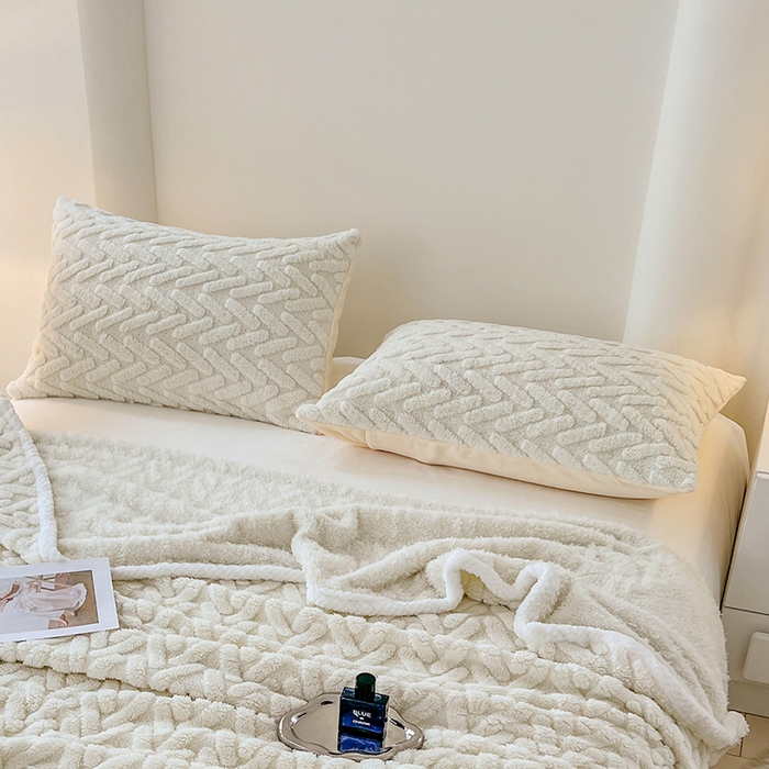 91家纺网 家纺一手货源 找家纺 锦润家纺 2024新款双面塔芙绒枕套一对 塔芙绒-米白