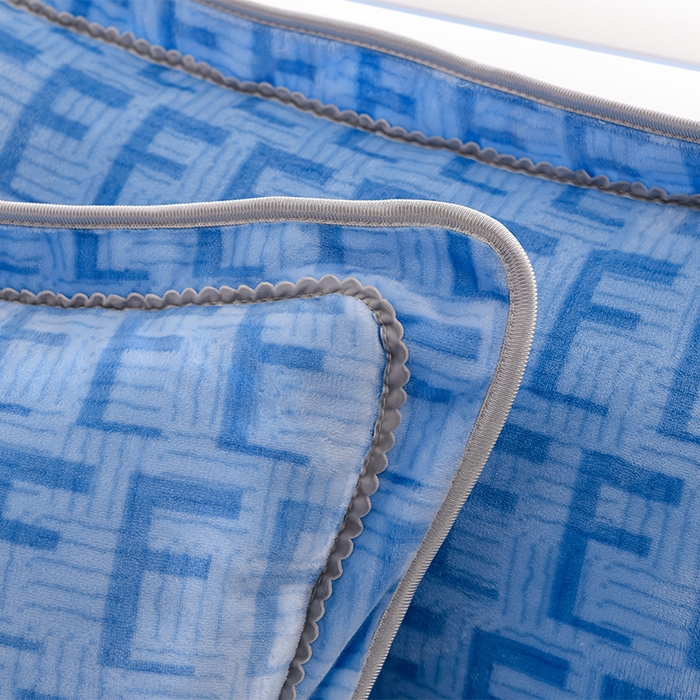 91家纺网 家纺一手货源 找家纺 梦莱情纺2024新款8.5斤牛奶绒四件套日产12000套 曙光-蓝