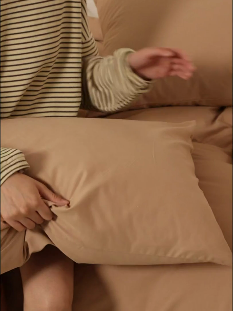 91家纺网 家纺一手货源 找家纺 轩和家居 2024新款50S长绒棉磨毛单被套 焦糖橙+燕麦色