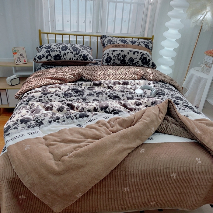 91家纺网 家纺一手货源 找家纺 暖居 2024新款牛奶绒豆豆被床盖四件套 黑玫瑰