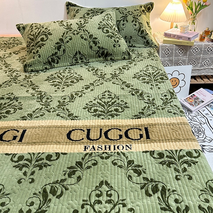 91家纺网 家纺一手货源 找家纺 慕晨 2024新款高克重A类牛奶绒印花豆豆绒夹棉单床盖三件被套四件套 时尚大牌