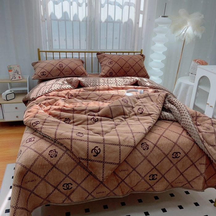 91家纺网 家纺一手货源 找家纺 暖居 2024新款牛奶绒豆豆被床盖四件套 潮牌咖