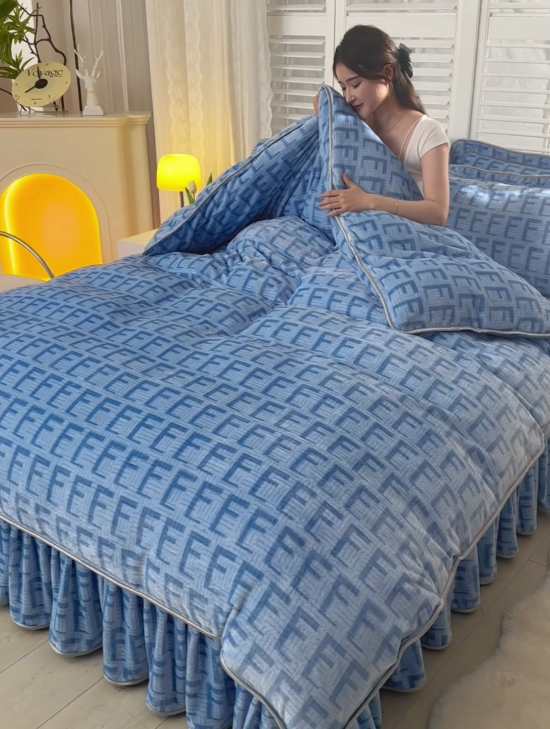 91家纺网 家纺一手货源 找家纺 梦莱情纺2024新款8.5斤牛奶绒四件套日产12000套 曙光-蓝