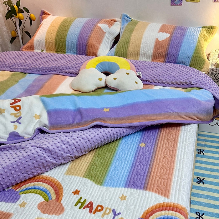 91家纺网 家纺一手货源 找家纺 慕晨 2024新款高克重A类牛奶绒印花豆豆绒夹棉单床盖三件被套四件套 彩虹世界