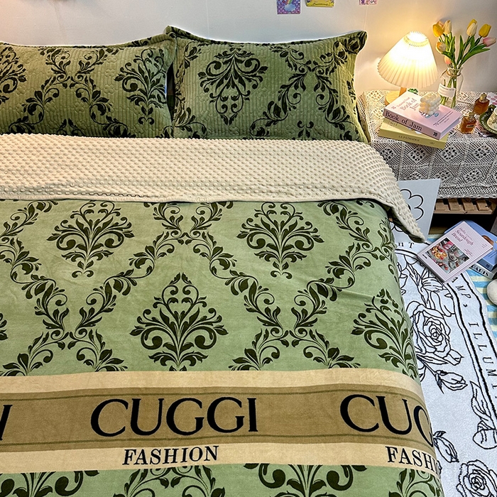 91家纺网 家纺一手货源 找家纺 慕晨 2024新款高克重A类牛奶绒印花豆豆绒夹棉单床盖三件被套四件套 时尚大牌