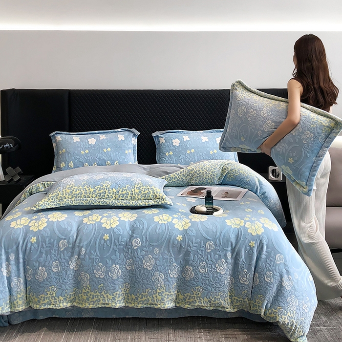 91家纺网 家纺一手货源 找家纺 金喜 2024新款加厚保暖230克高克重牛奶绒四件套雕花绒四件套-牛奶绒雕花系列 春色