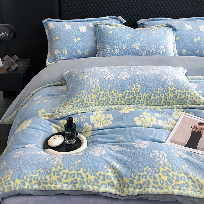 91家纺网 家纺一手货源 找家纺 金喜 2024新款加厚保暖230克高克重牛奶绒四件套雕花绒四件套-牛奶绒雕花系列 春色