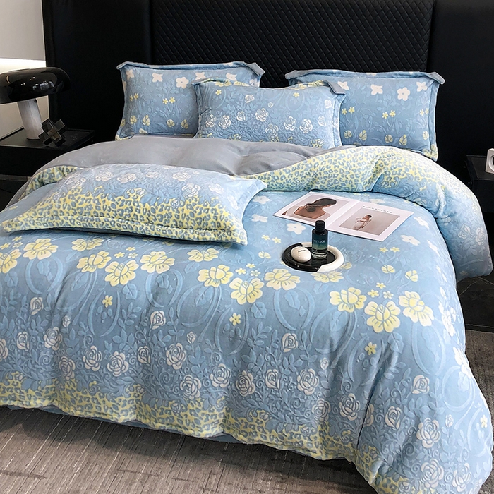 91家纺网 家纺一手货源 找家纺 金喜 2024新款加厚保暖230克高克重牛奶绒四件套雕花绒四件套-牛奶绒雕花系列 春色