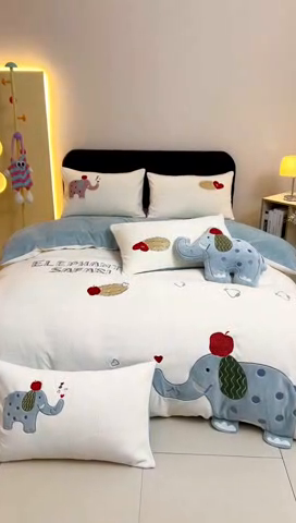 91家纺网 家纺一手货源 找家纺 黛舒家居 2024新款240克臻棉绒立体贴布绣四件套 顽皮象蓝