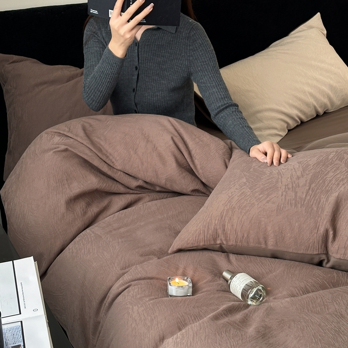 91家纺网 家纺一手货源 找家纺 梦享生活家居 2024新款全棉肌理纹系列四件套-素写 素写-可可棕