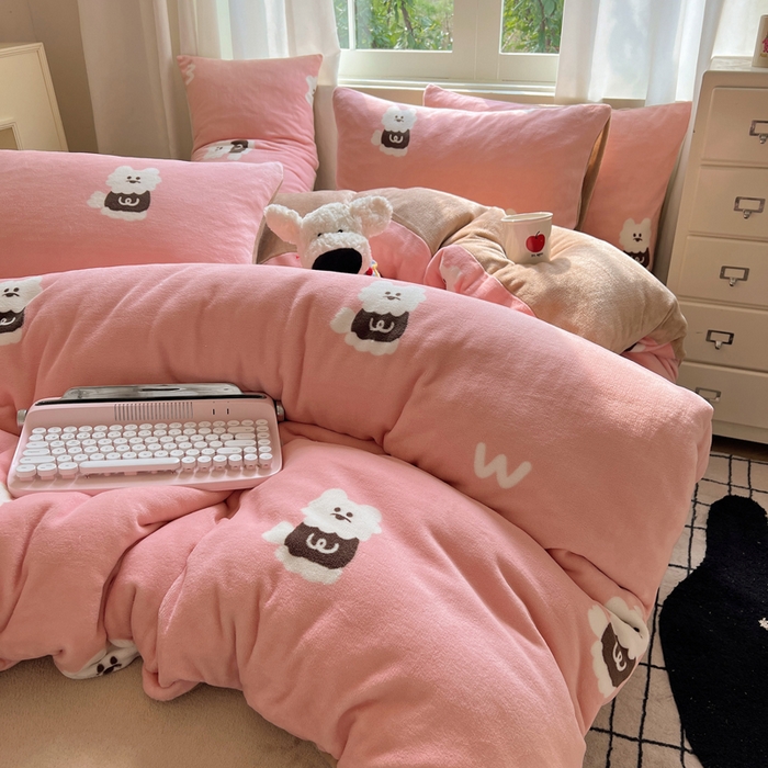 91家纺网 家纺一手货源 找家纺 顾里家纺 2024新款加厚牛奶绒ins奶油治愈系少女心保暖四件套系列-风格二 粉咖w狗