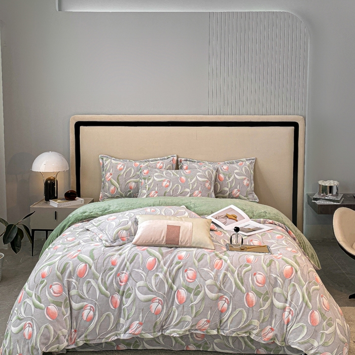 91家纺网 家纺一手货源 找家纺 金喜 2024新款加厚保暖230克高克重牛奶绒四件套雕花绒四件套-牛奶绒雕花系列 幽香恋曲