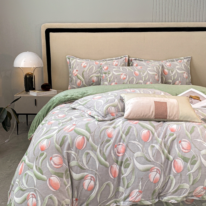 91家纺网 家纺一手货源 找家纺 金喜 2024新款加厚保暖230克高克重牛奶绒四件套雕花绒四件套-牛奶绒雕花系列 幽香恋曲