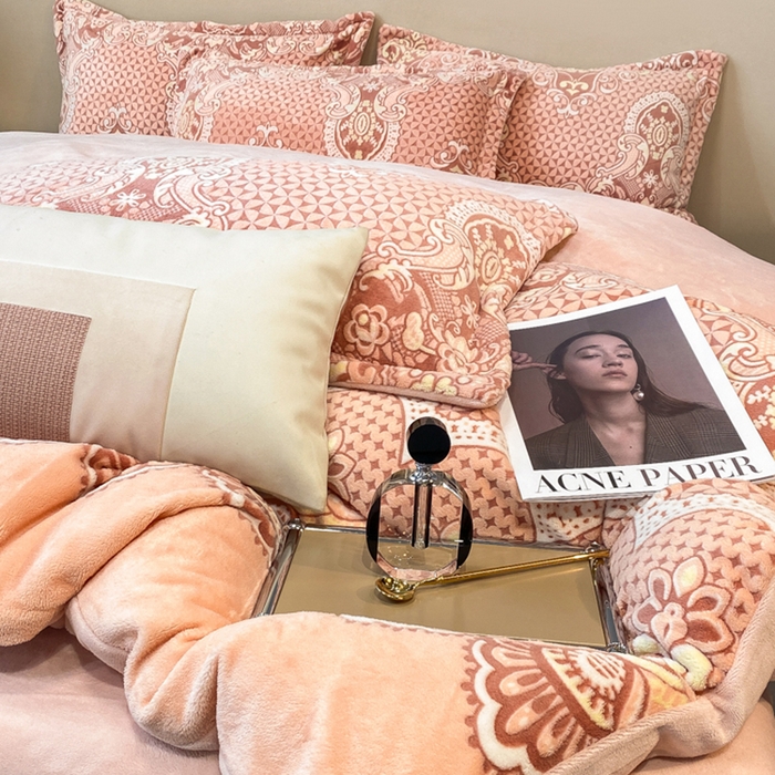 91家纺网 家纺一手货源 找家纺 金喜 2024新款加厚保暖230克高克重牛奶绒四件套雕花绒四件套-牛奶绒雕花系列 波西米亚