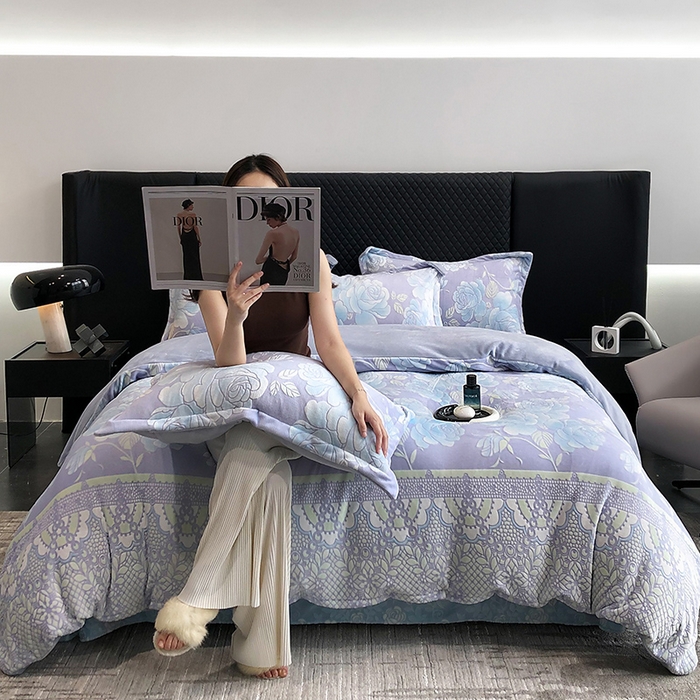 91家纺网 家纺一手货源 找家纺 金喜 2024新款加厚保暖230克高克重牛奶绒四件套雕花绒四件套-牛奶绒雕花系列 幽兰